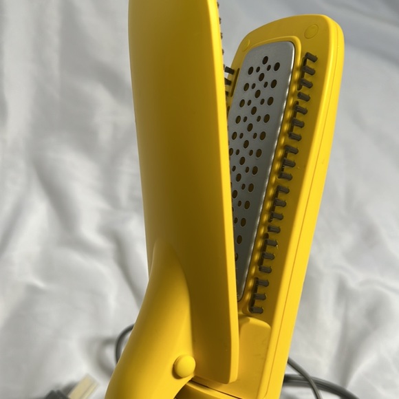 Drybar Straight Shot Blow Drying Flat Iron - Picture 3 of 4